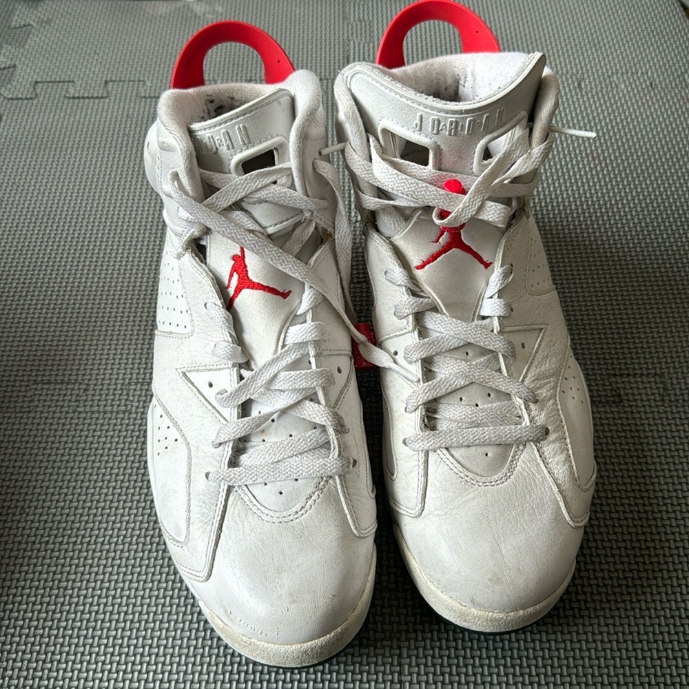 Jordan 6 Retro 'Red Oreo’ Sneakers